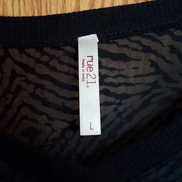 Black soft long sleeved light weight material! - Picture 3 of 3